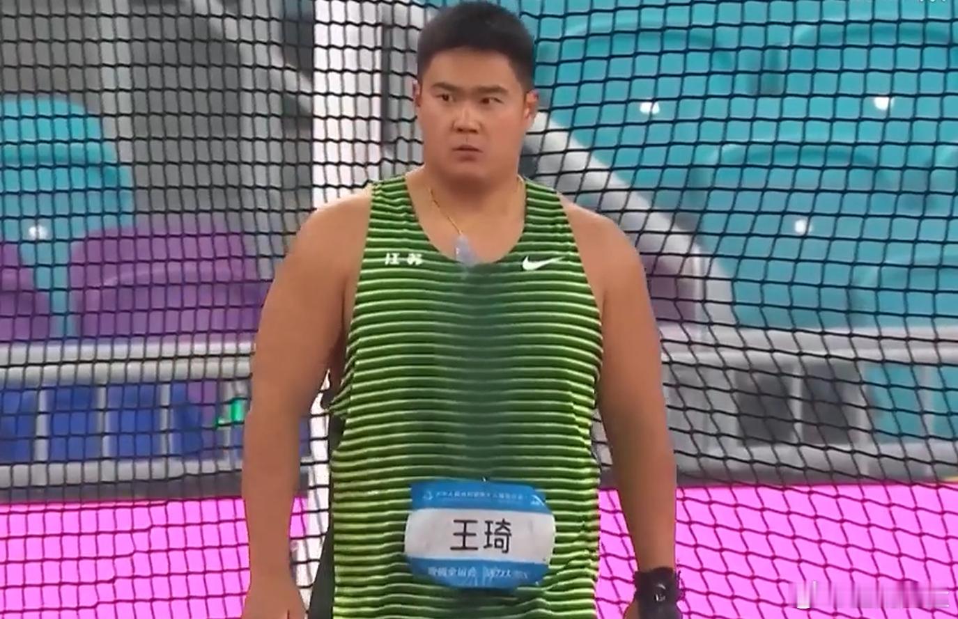 全运男子链球决战亚洲头号选手两连冠 江苏队四猛将豪迈包揽前四11月18日晚，全运