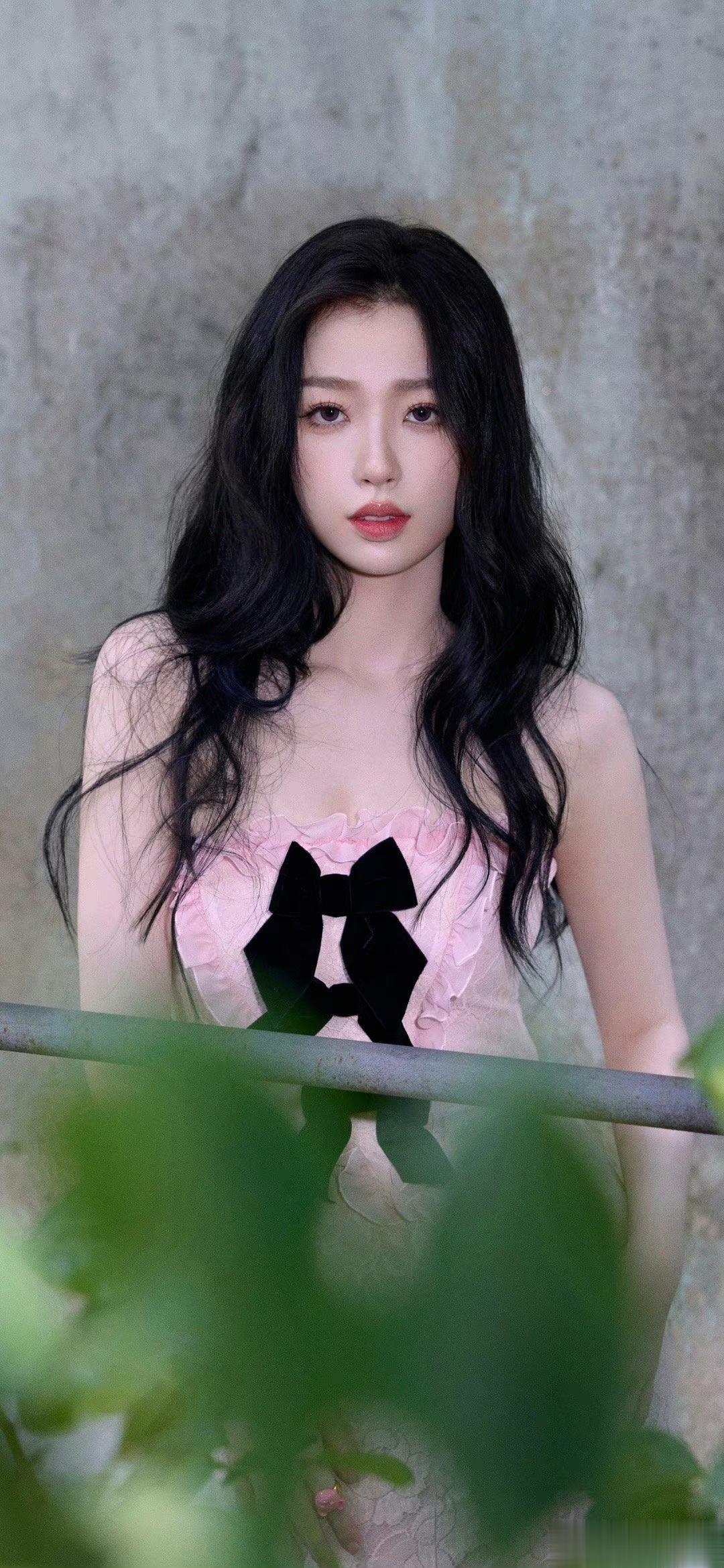 虞书欣。美女穿搭，日常分享