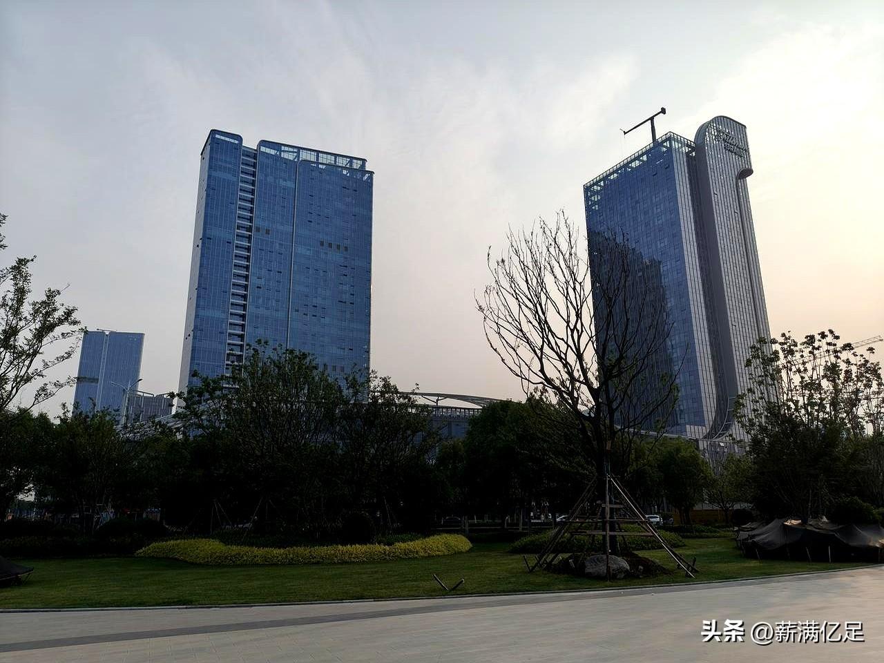 分数线一落地，安徽家长群一下就炸了：物理组680都未必摸到中科大门槛，历史组本科