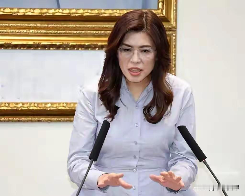 郑丽文作为国民党主席真是窝囊透顶。

国民党的重要人物韩秃公然羞辱另一位国民党党