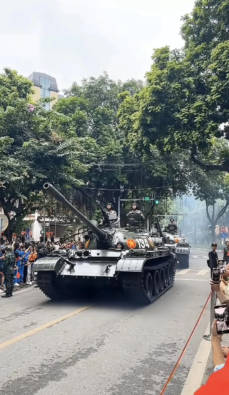 越南这种T54型坦克，开始秀肌肉登场了，这装备是处于我国军工什么水平呢？