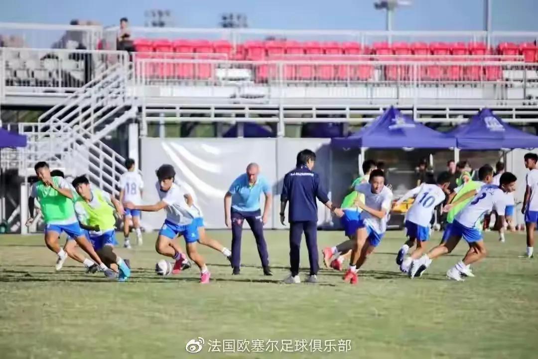 最近，魏翔鑫所在试训俱乐部欧塞尔的青训总监，在谈到中国球员时这样说到，中国球员的