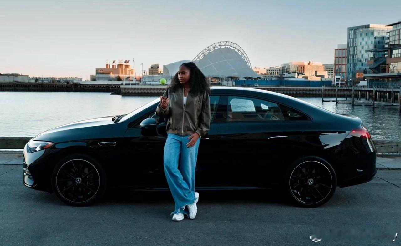 吸金女王高芙🔥！除了New Balance、劳力士、Head、Bose等大牌的