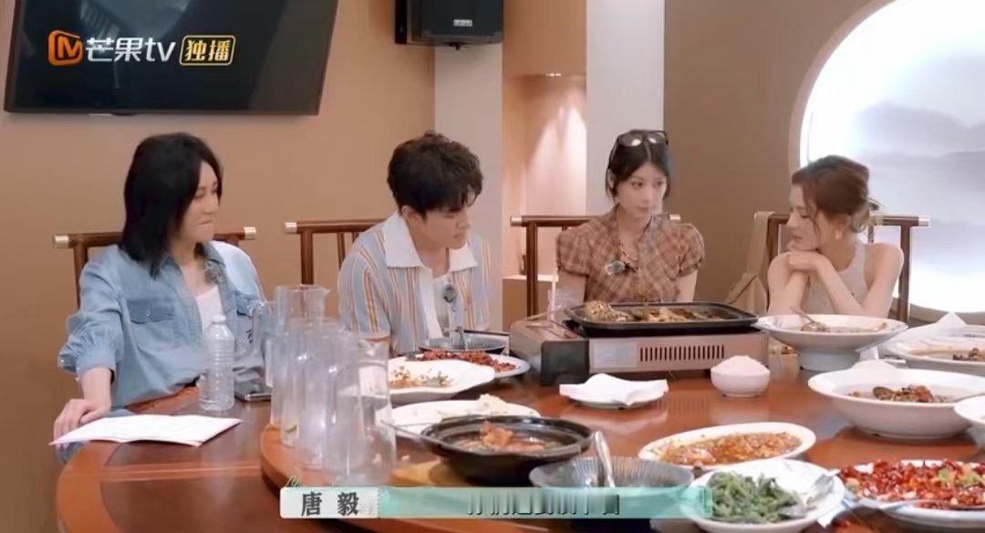 颜安说海鸥后天再飞出来 颜安接梗能力满分！唐毅老师要化国风妆，他想“榨取”价值，