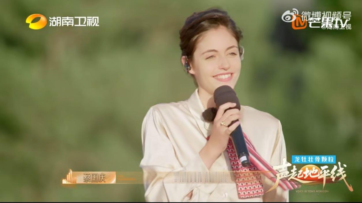 不愧是春晚常青树，蔡老师在《声起地平线》里气场全开，前辈范儿拿捏住了。蔡国庆老辈