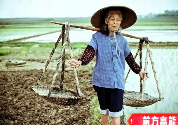 我看见山里郎中救活了舅妈
那一年山里郎中用草药救活了晚期肺癌的舅妈。我心生感动。