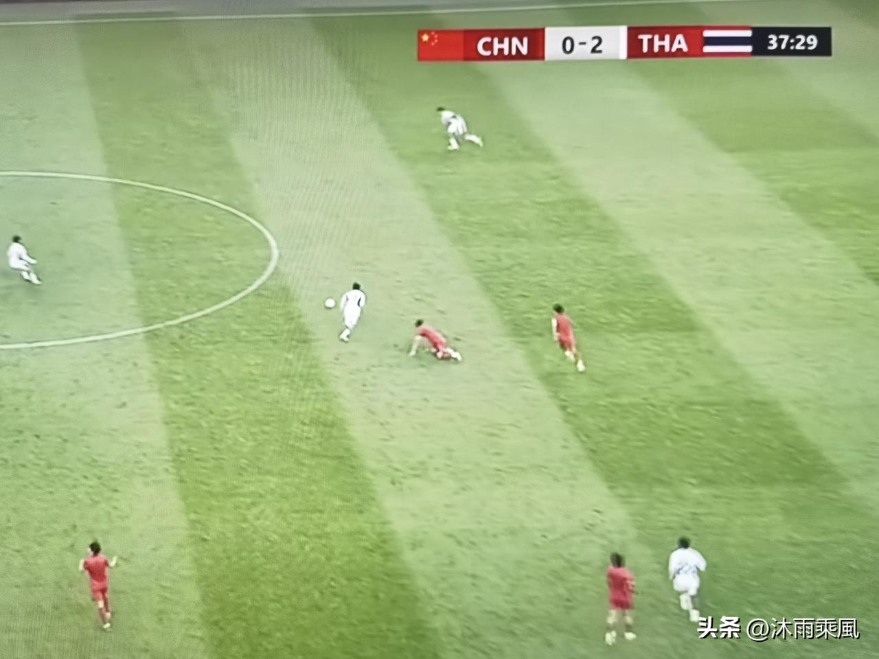 中国U23踢的这是啥玩意？

上半场35分钟不到，就被泰国U23灌了两球，这还是