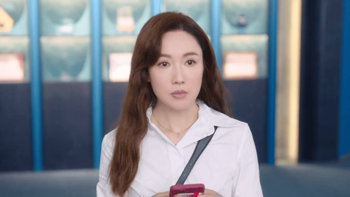 张家妍是没人拖后腿的李施嬅中年女性职场图鉴，好真实 ​​​