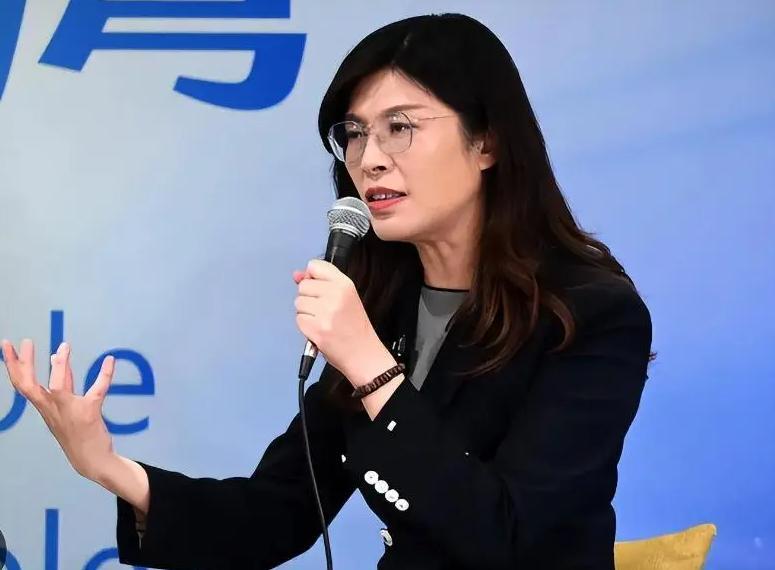 特朗普访华刚开始，国民党主席郑丽文就高调宣布：6月1日赴美，用半个月“说服美国”