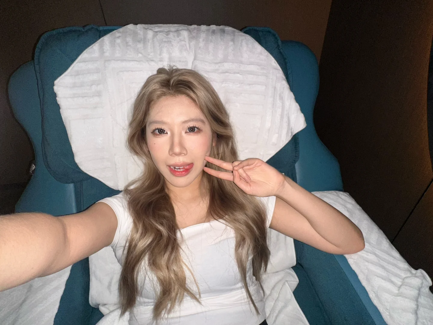 某211女大最爱的娱乐方式是去按摩