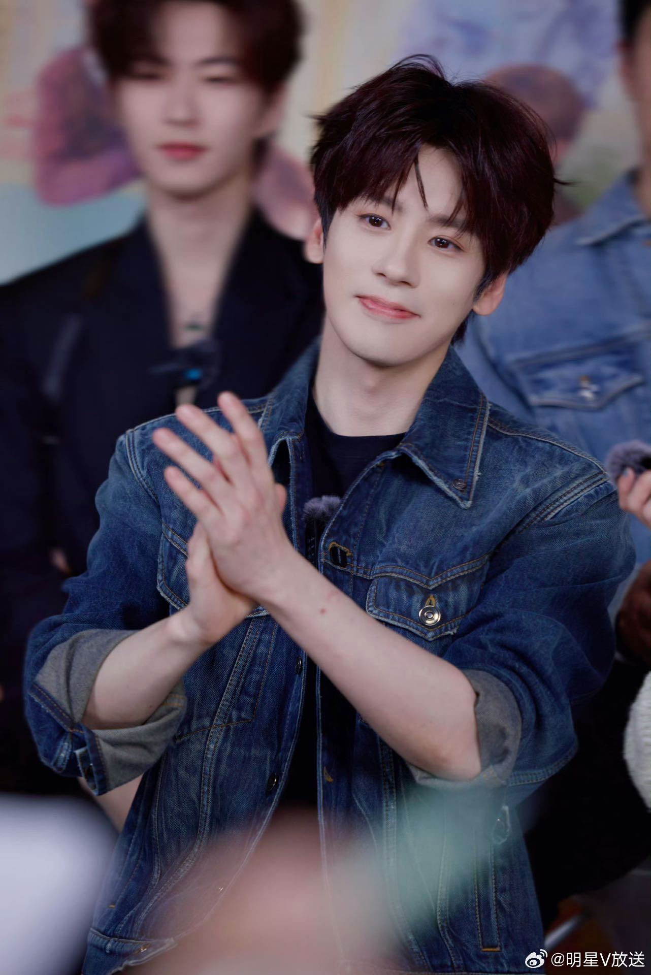 魏哲鸣说私下没有要维持的人设 这个没有把我们当外人！没有刻意塑造的人设，始终以最