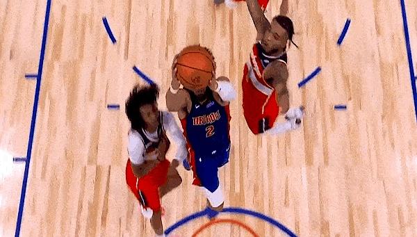 说真的，昨天火箭活塞那场球，惠特莫尔那封盖看得我心一紧。跳得是真高，但坎宁安摔得