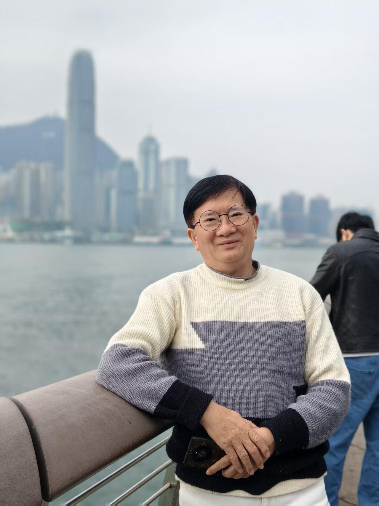 论中国当代湘菜文化的多维内核

文/中国湘菜文化大师邓杰

湘菜的崛起，绝非单一