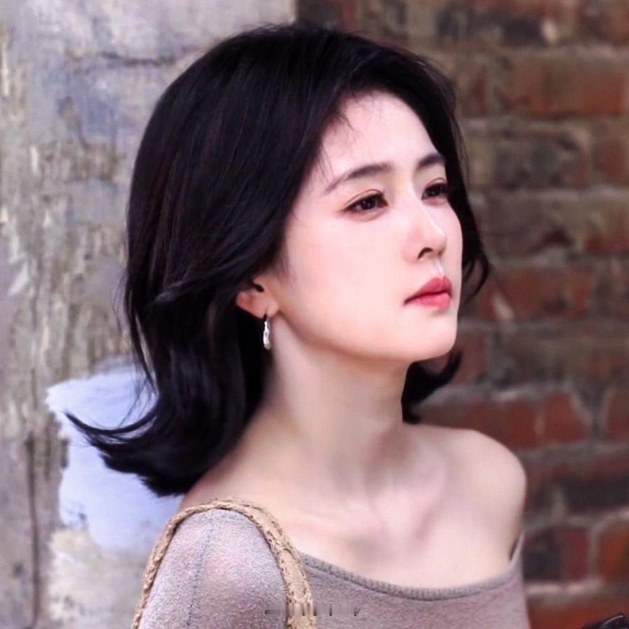美人垂泪🥥•白鹿七夕剧宣好忙•白鹿听到粉丝的表白害羞了