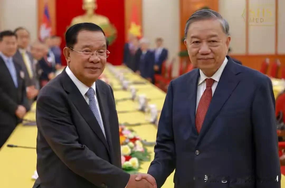 佩通坦被解职下台，洪森全程一直保持沉默，现在却突然露面了！可没想到，这一次公开现