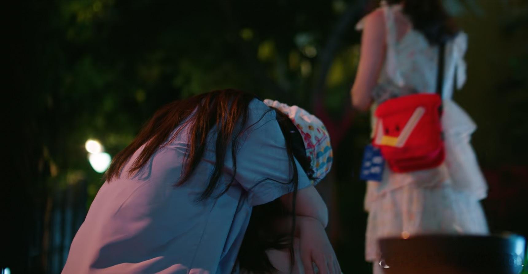 不是？我真的不行了你们禾伙人怎么哪里都有哈哈哈哈哈哈哈行李牌➕红桶包啊啊啊啊啊双