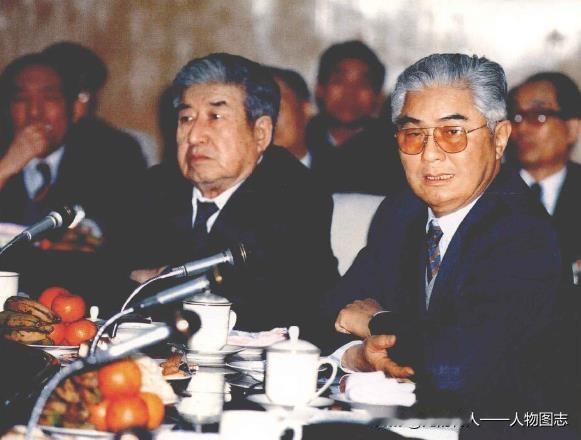 1988年3月29日，全国政协领导人同各民主党派、无党派爱国民主人士和工商联主要