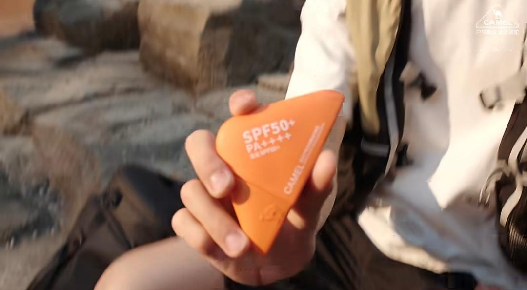 王一博代言骆驼防晒骆驼橙三角防晒霜  ❣️❣️❣️骆驼户外美妆正式官宣王一博为骆