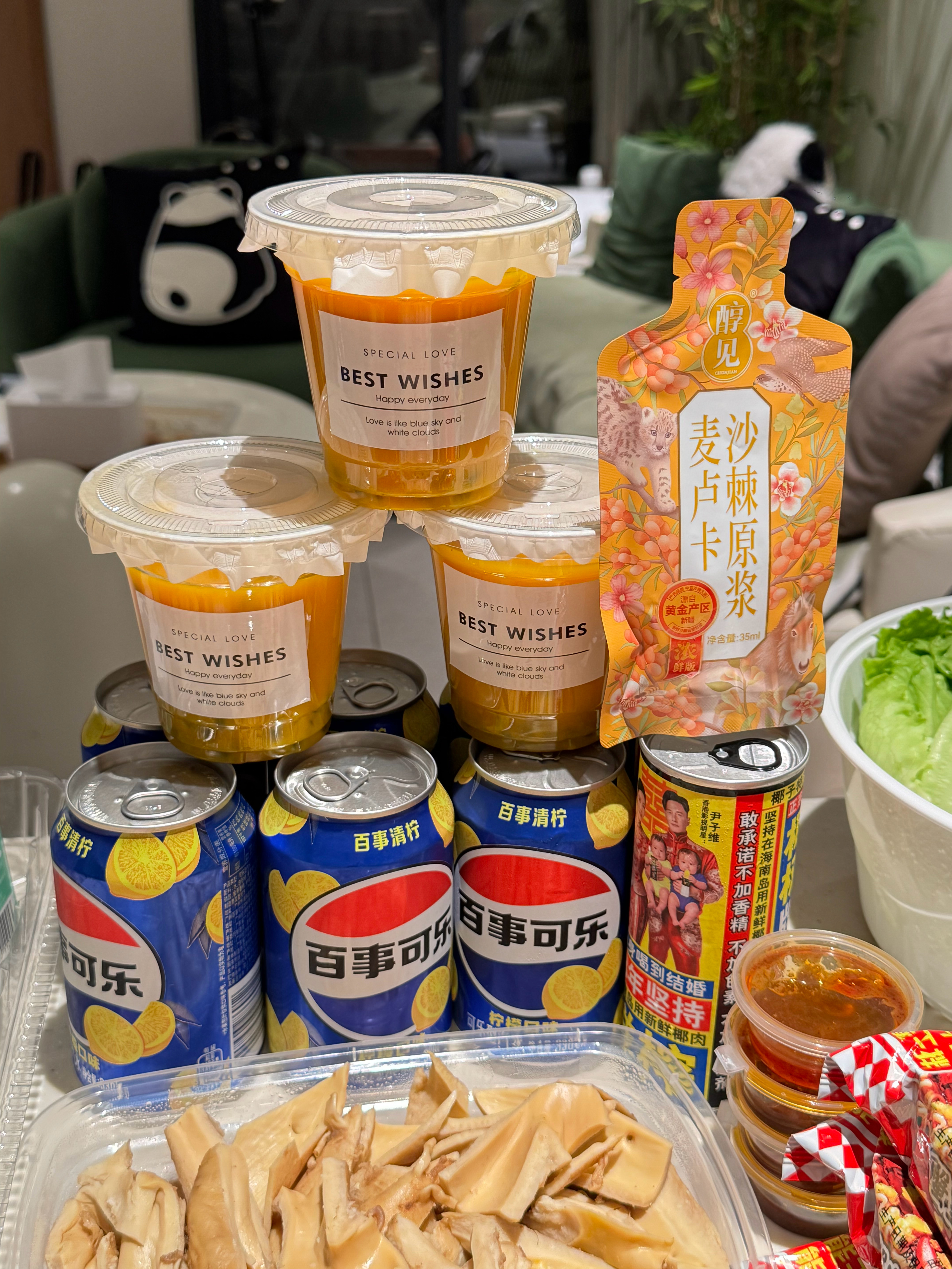 昨天团购营业额216308.45，其中16.5W来自这个口感非常可以的沙棘。作为