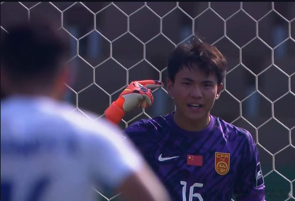 李昊亚洲杯一战成名天下知！翻看履历，这位21岁的门将，其12岁留洋，马竞青训唯一