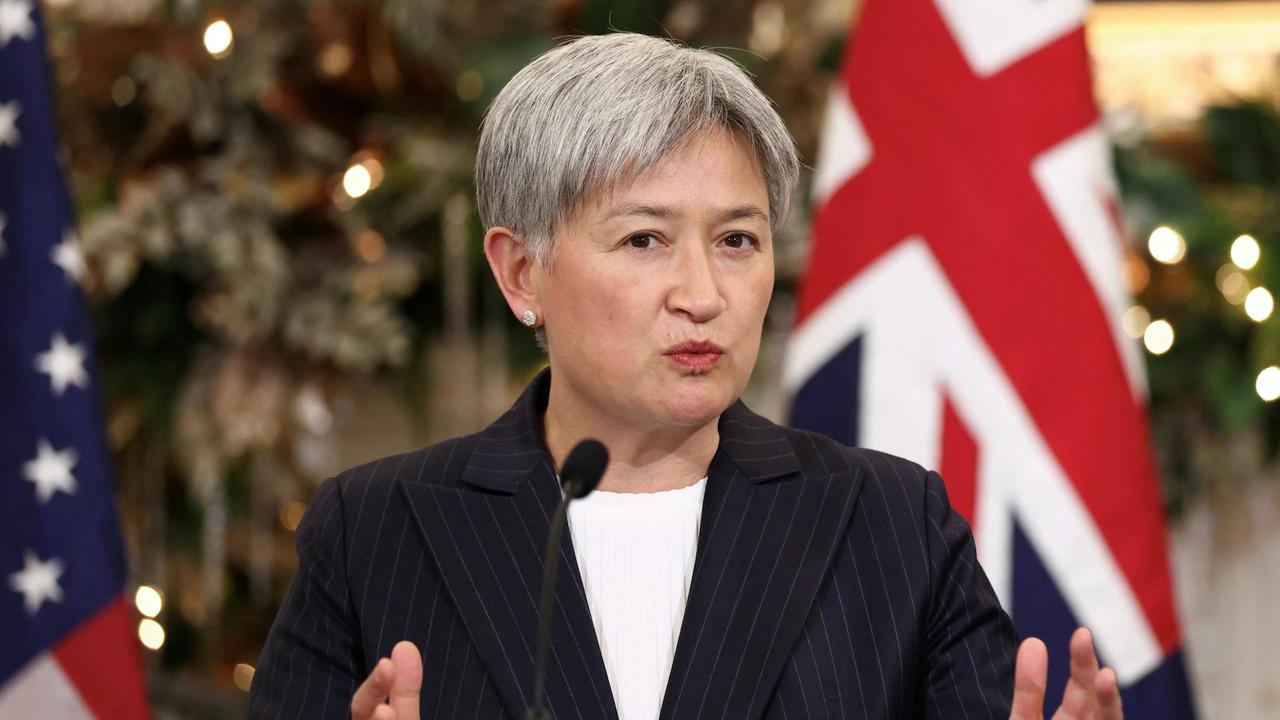 4月27日，澳大利亚外长黄英贤将集中访问中日韩三国，以推动解决澳大利亚迫在眉睫的