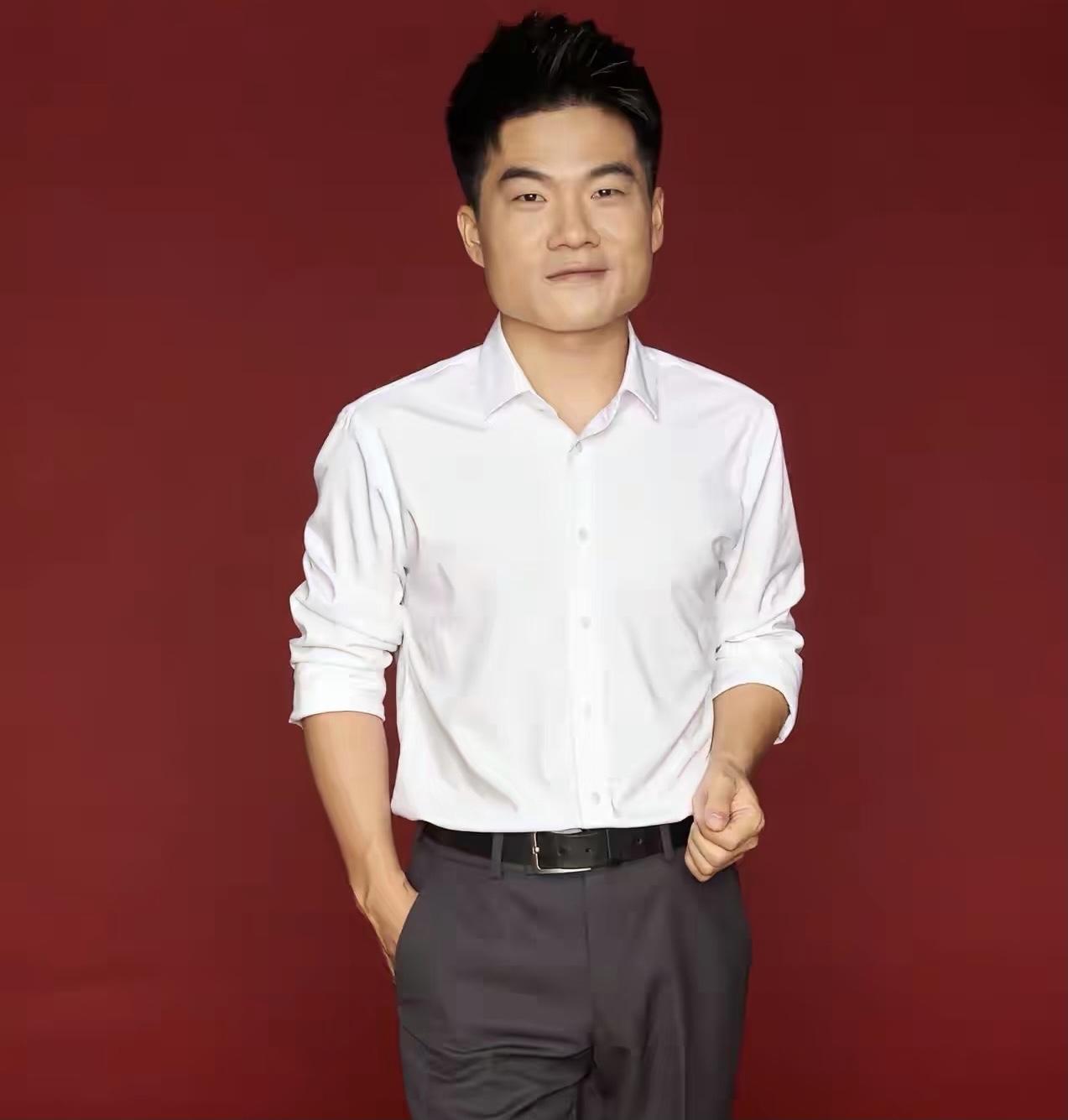 终于明白为啥董宇辉的与辉同行那么受欢迎了。

不是因为主播是董宇辉，

也不是因