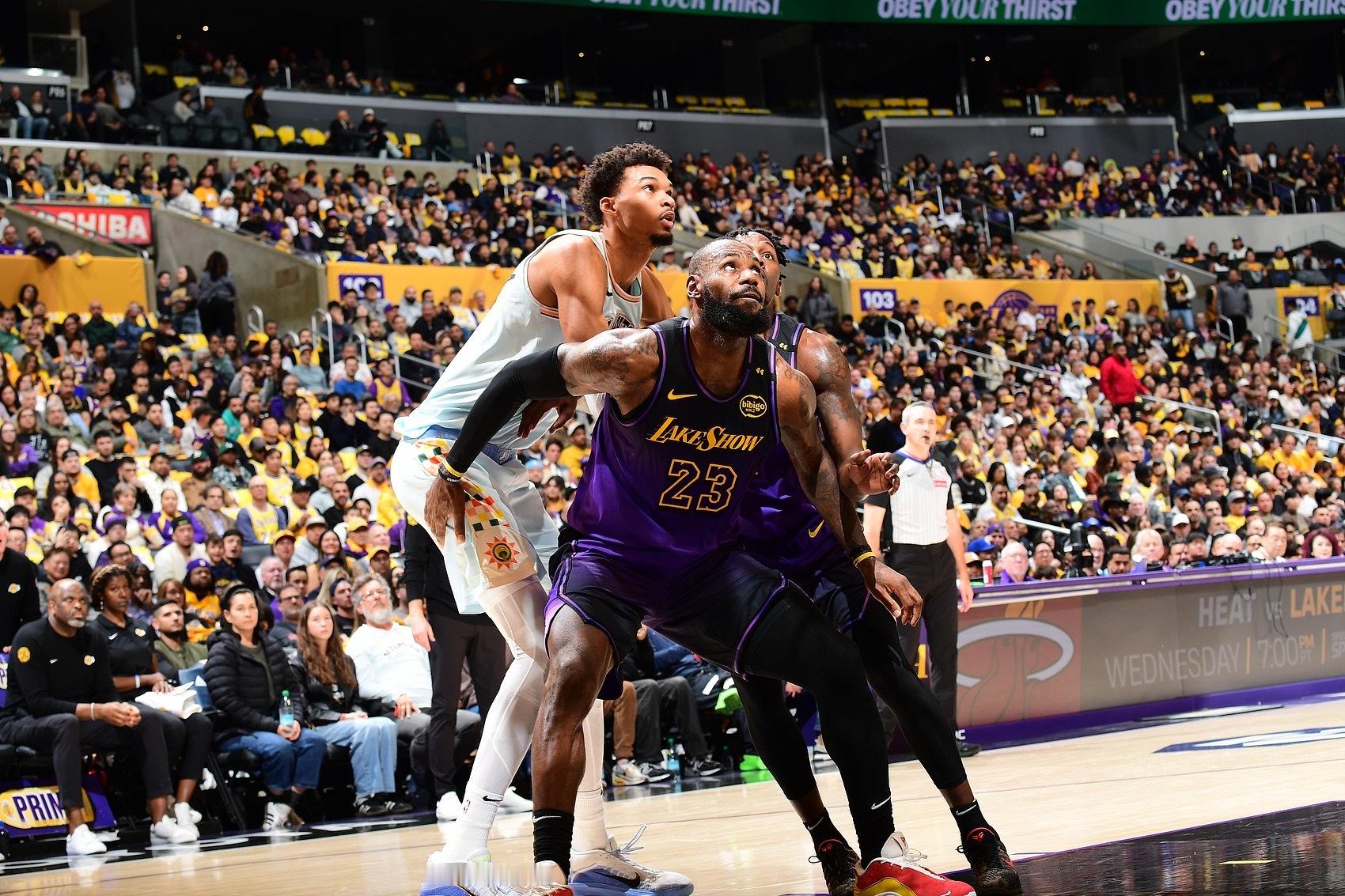 🤔Shams：除了三大热门球队 掘金马刺尼克斯等队也有可能抢詹姆斯今天ESPN