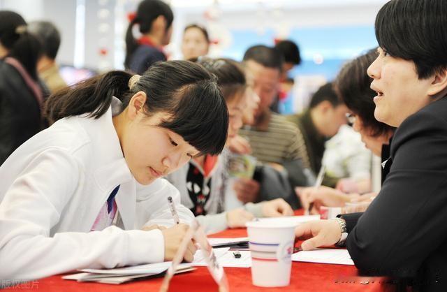 农村的孩子考大学能改变命运吗?农村孩子考大学确实可以为改变命运提供重要机会，但并