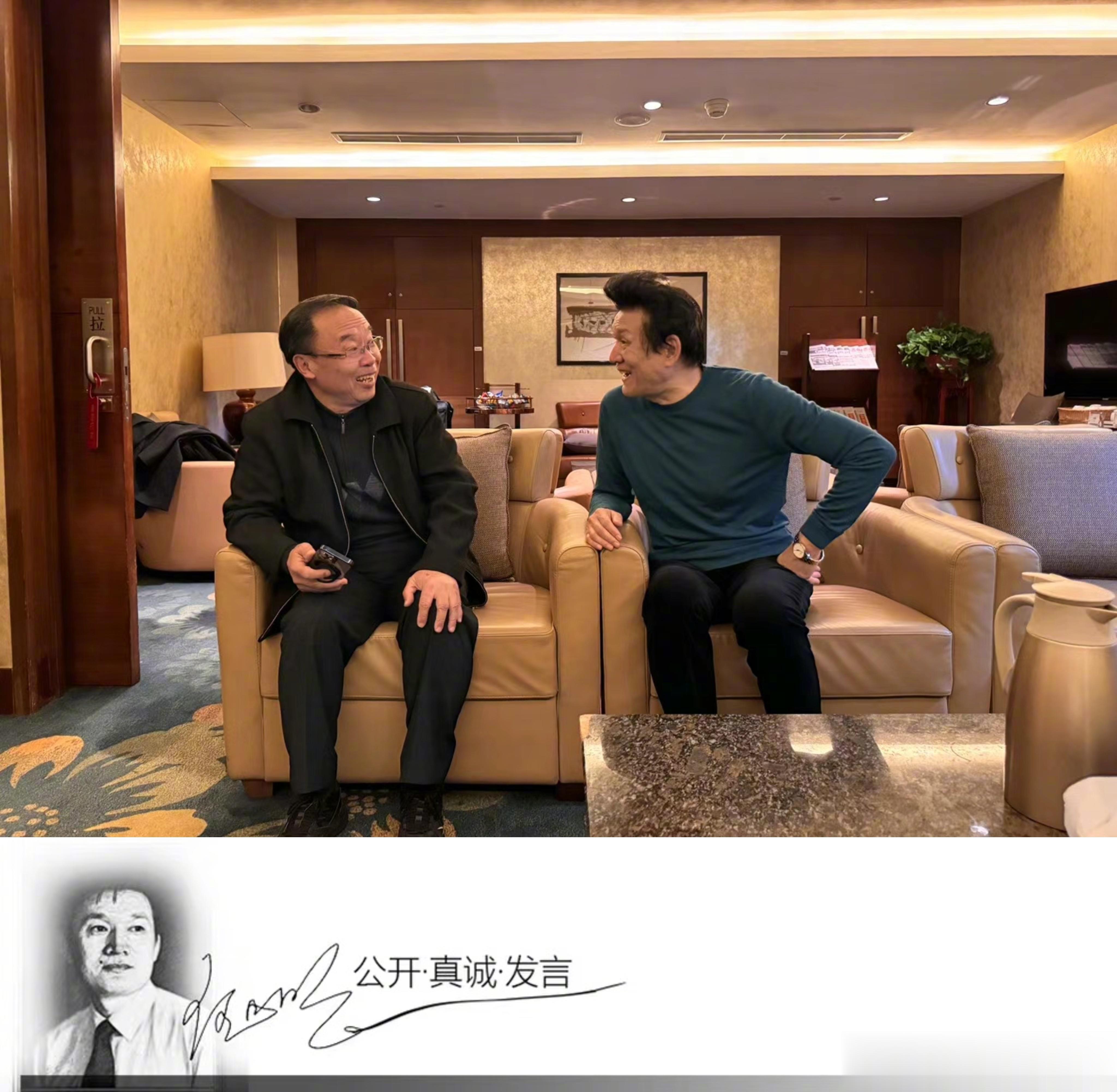 #明纪实#在人来人往、茫茫人海中，仅仅因为回头多看了一眼，竟然看见了似乎熟悉的脸