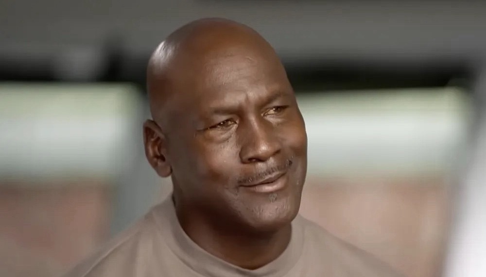 乔丹今日接受了《CBS Sunday Morning》的专访。主持人问：“你内心