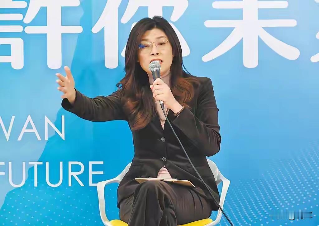 郑丽文没有别的选择了，北京去定了:国民党如果不谈两岸，死定了
郑丽文近期非常强势