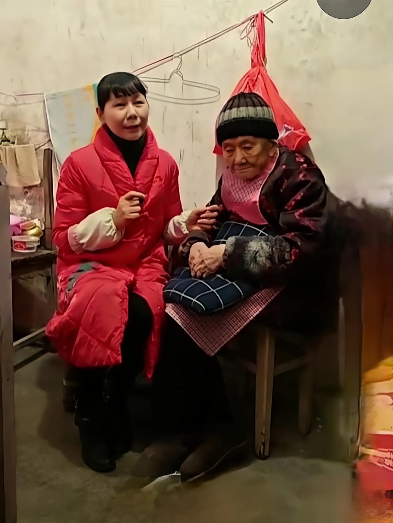 顿顿啃猪蹄、日均睡15小时，102岁奶奶凭啥半世纪不就医？
 你敢信吗？一位已经