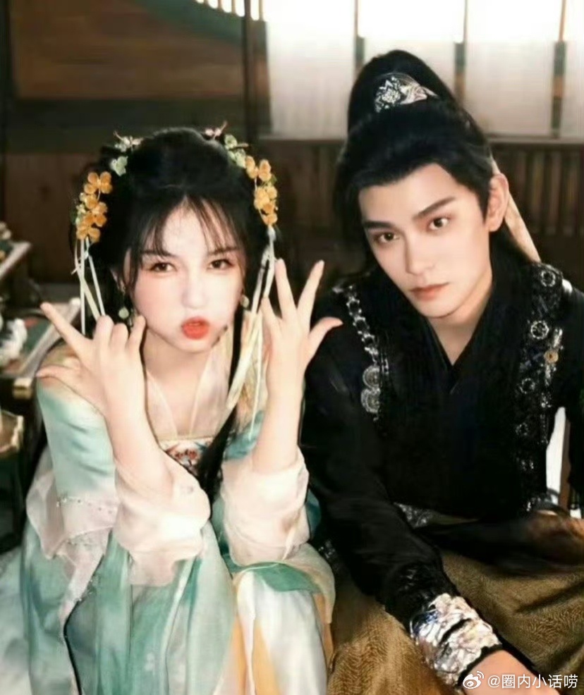 从路人的角度出发，永夜星河和九重紫哪个更好看？ 