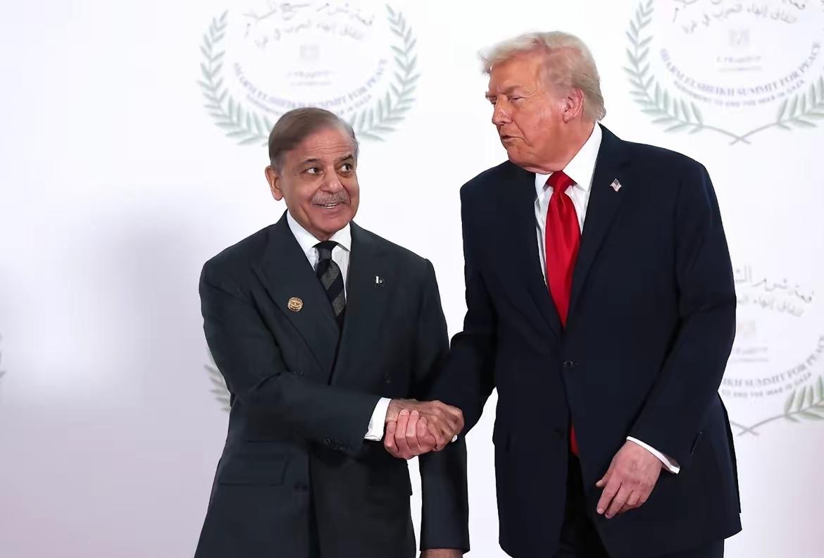 突发！巴基斯坦促成美伊临时停火，4月10日谈判定走向
 
巴基斯坦总理夏巴兹·谢