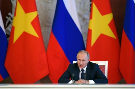 越南买80亿美元俄制装备对抗中国，真当自己是端水大师？
 
“左手拉着俄罗斯买战