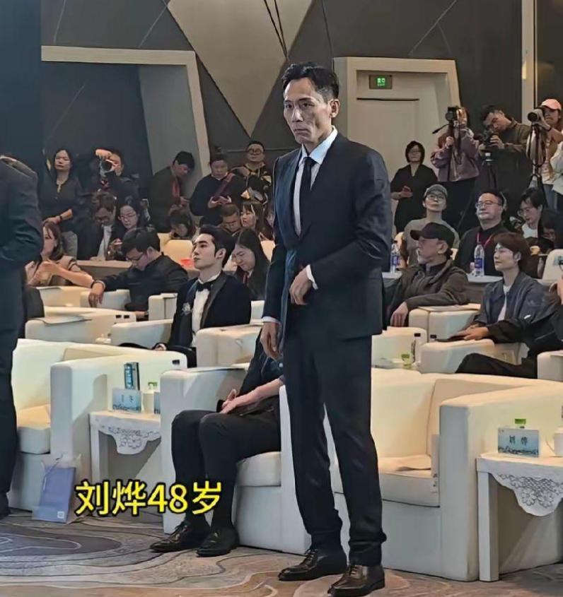 48岁的刘烨，给所有中年男演员们提了个醒。

不管你粉丝多不多，不管你演技好不好