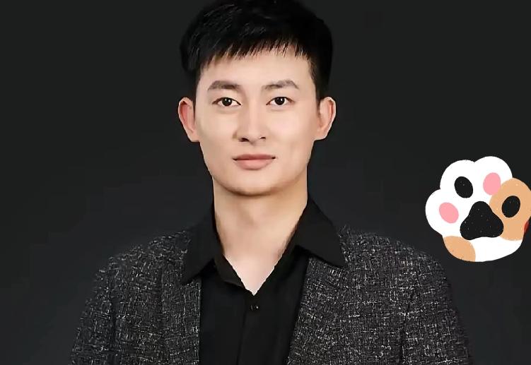 听说张雪峰那个“峰学蔚来”换老大了？

新老板叫武亮，真不是啥背景通天的空降兵。