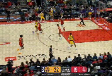 东契奇现在打球很沉稳湖人vs火箭