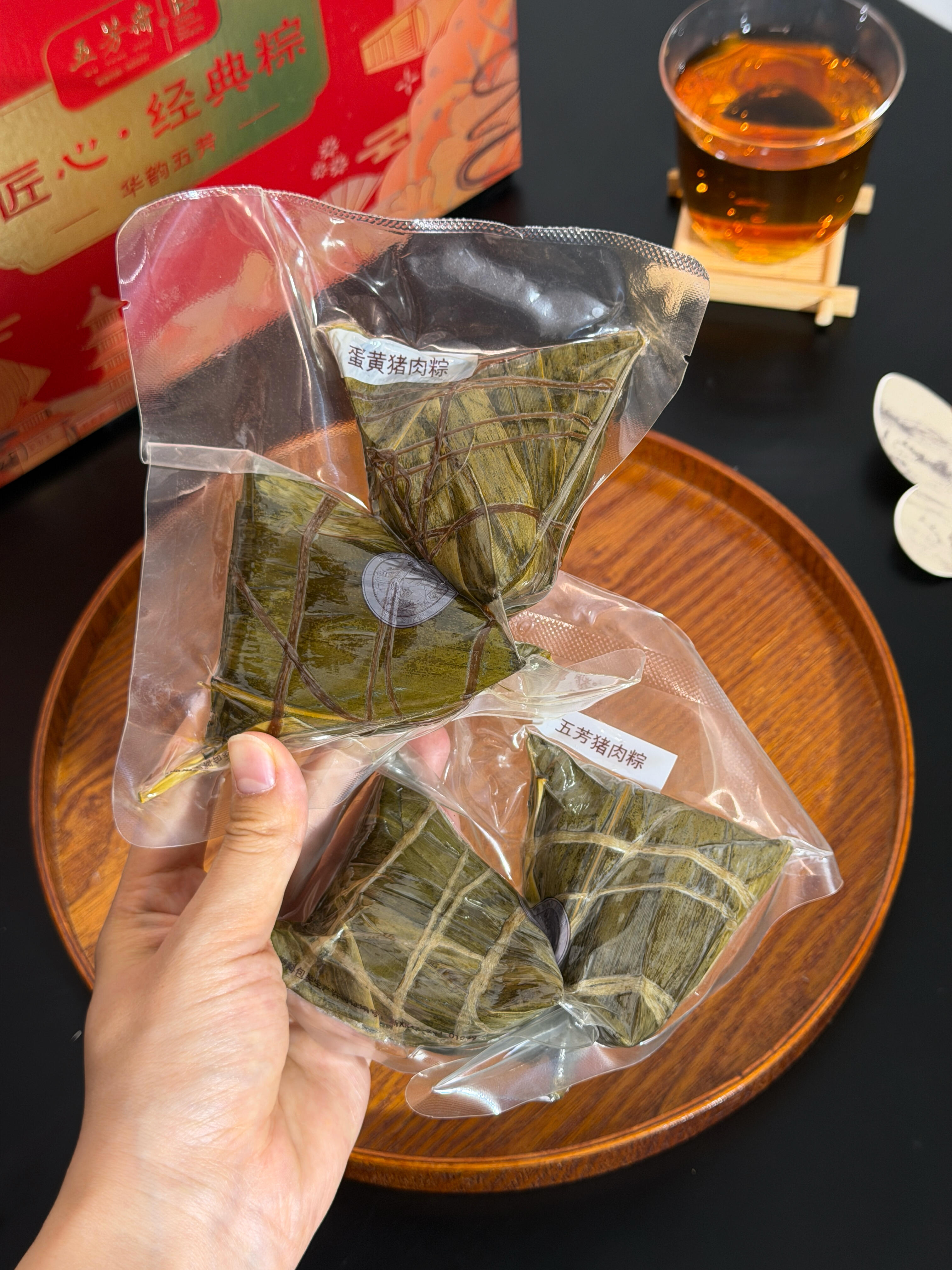 浙江端午粽子大赏青箬裹香，端阳入夏，赴一场浙里粽味雅集🌿油润鲜肉粽浸满酱香，流