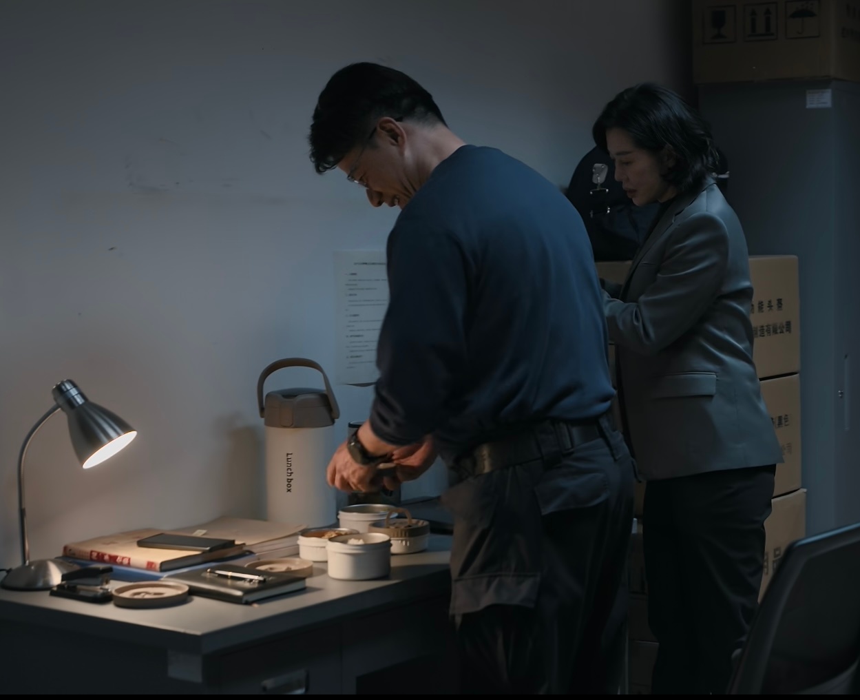 谭彦∶媳妇儿亲自下厨亲自给我送饭，即使吃到痛苦面具，也依然满满幸福☺️p1不看假