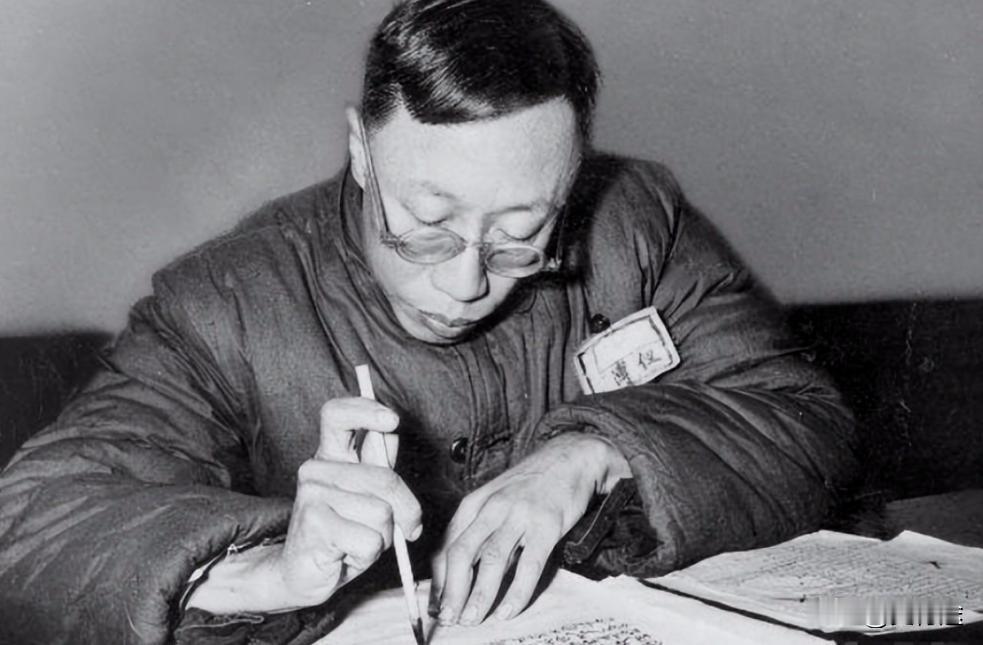 溥仪被特赦后，第一份工作: 在北京植物园上班，一个月工资60元。
溥仪这辈子最幸