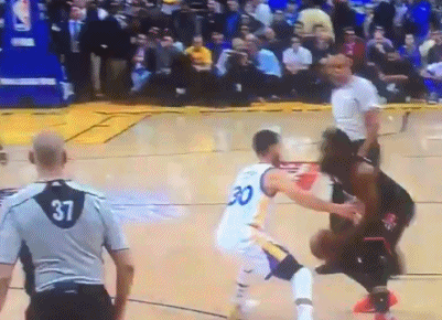 当年哈登巅峰时期据说胡子都受NBA规则保护……