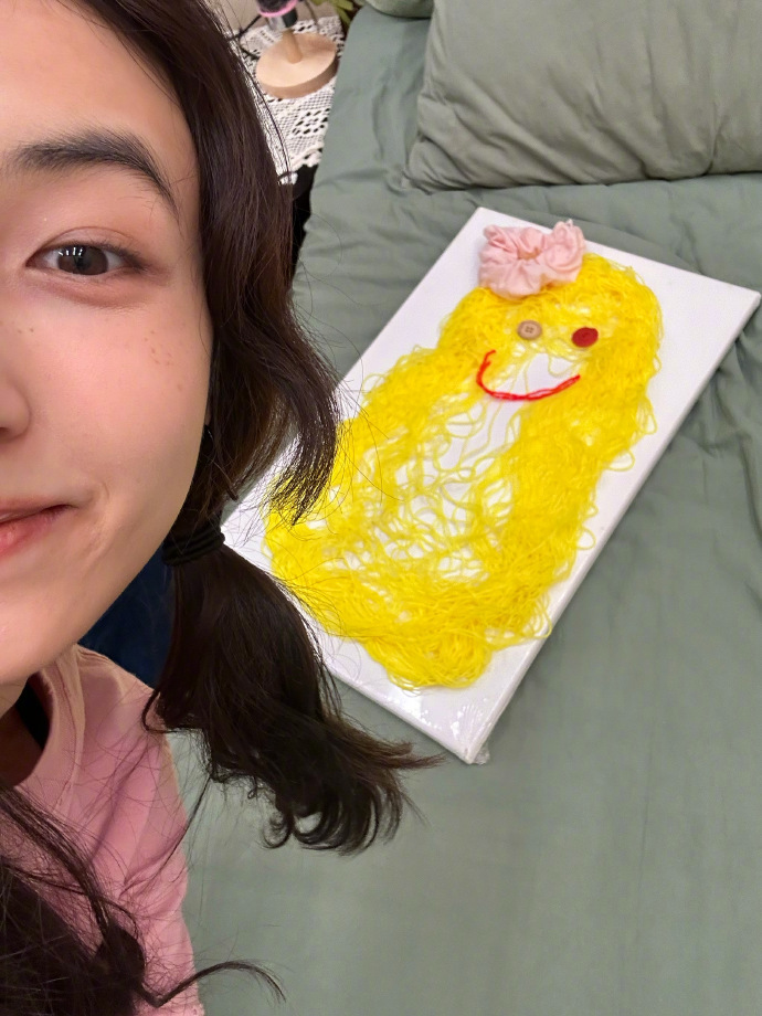 张子枫和她的奇奇怪怪！ ​​​