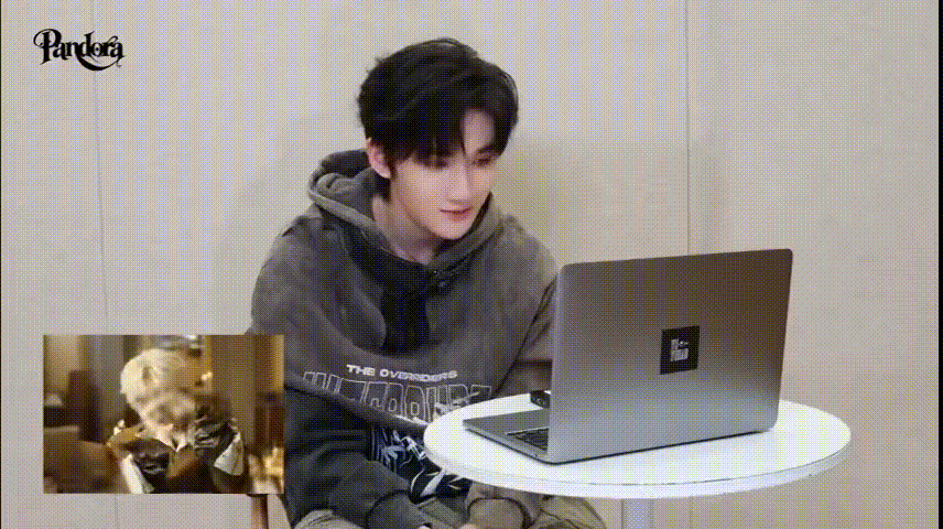 余宇涵看新歌MV 看余宇涵新歌MV像在看一场华丽童话，城堡的精致布景搭配魔法氛围