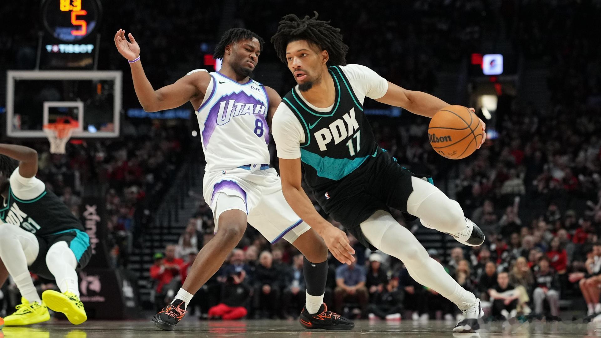 明日3场比赛预告🎬8:30 雄鹿vs雷霆10:00 开拓者vs爵士11:00 