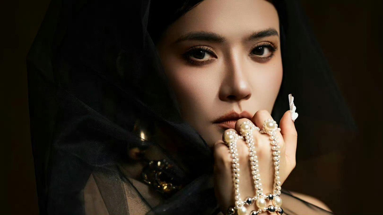 长大才明白庄心妍歌词的意义曾经，我们只是跟着庄心妍的旋律摇摆；如今，那歌词成了我