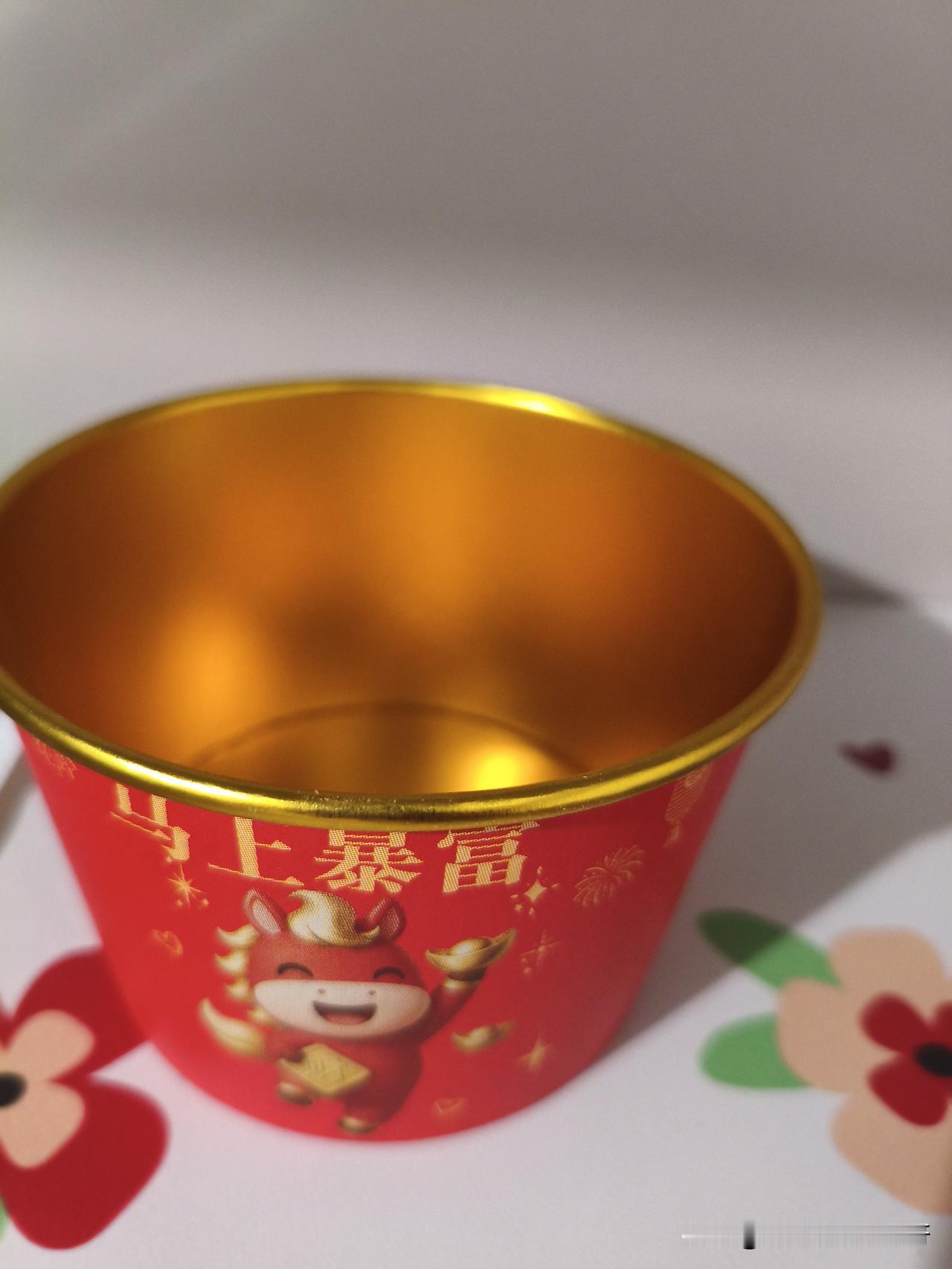 湖北应城，发现应城人有个习惯，但凡家里来了客人都是用的一次性碗筷，不管是多近的亲