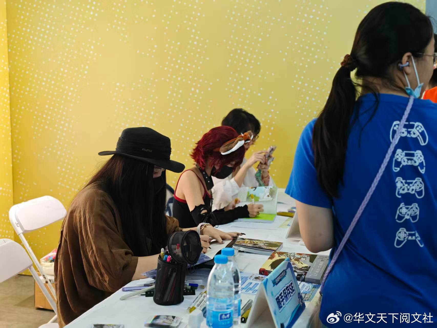 📅南京 | 金陵青年文化博览会今天的签售活动开始啦📚《别对我说》 📚《长野