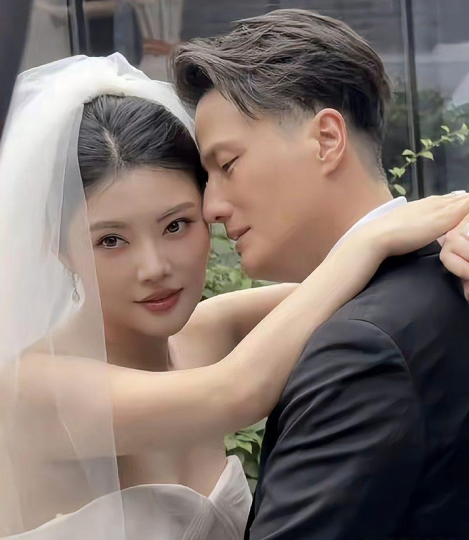 尹子维徐冬冬婚礼因家人病重延期

尹子维与徐冬冬的婚礼原定于2026年2月26日