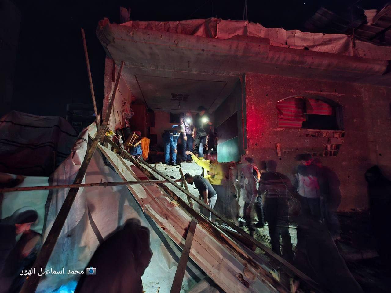 新闻快讯——以色列空袭致加沙中部努赛拉特难民营惨重伤亡，营地灾后画面首度流出！消